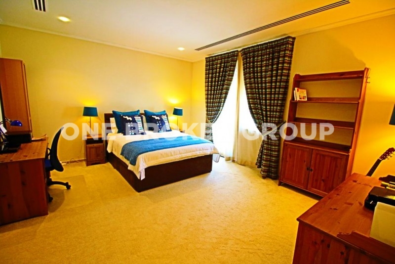 Fully Furnished 5BR ,Private Pool,Upgraded Villa-pic_5